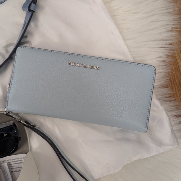 Michael Kors Hamilton Legacy Blue Purse And Wallet Bundle With Glasses And Watch - Picture 5 of 9